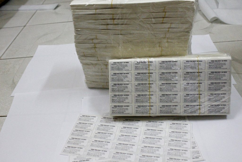 In tem phụ sản phẩm chất lượng bằng giấy